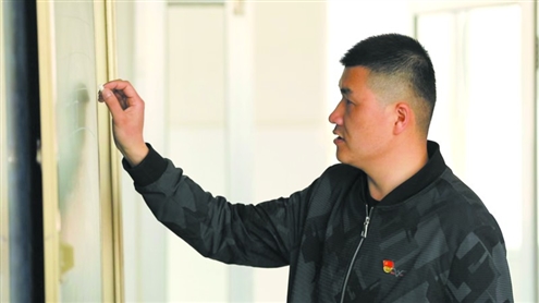 临沂沂南县孙祖镇中心小学教师刘玉瑞